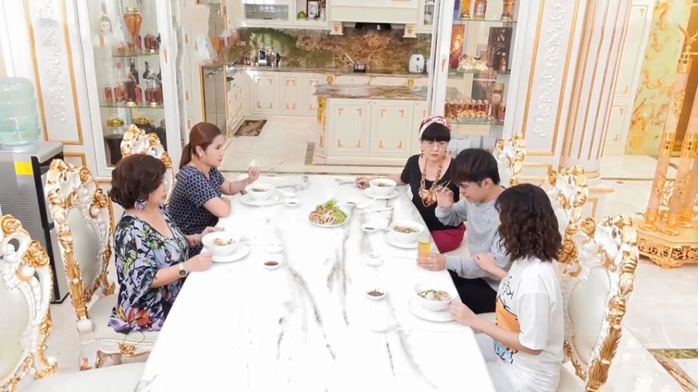 GIN TUAN KIET YEYE NHAT HA BA NGUOI ME CHONG