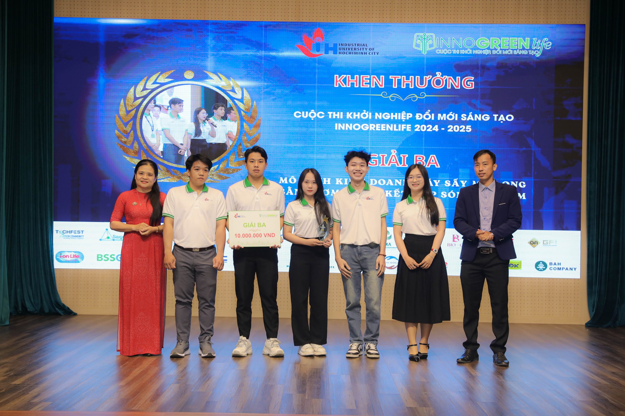 Bùng Nổ Sáng Tạo Xanh: Trường Đại học Công nghiệp TP.HCM phát động InnoGreenLife Lần 5, truyền lửa khởi nghiệp cho sinh viên 29 3U0A5633 scaled
