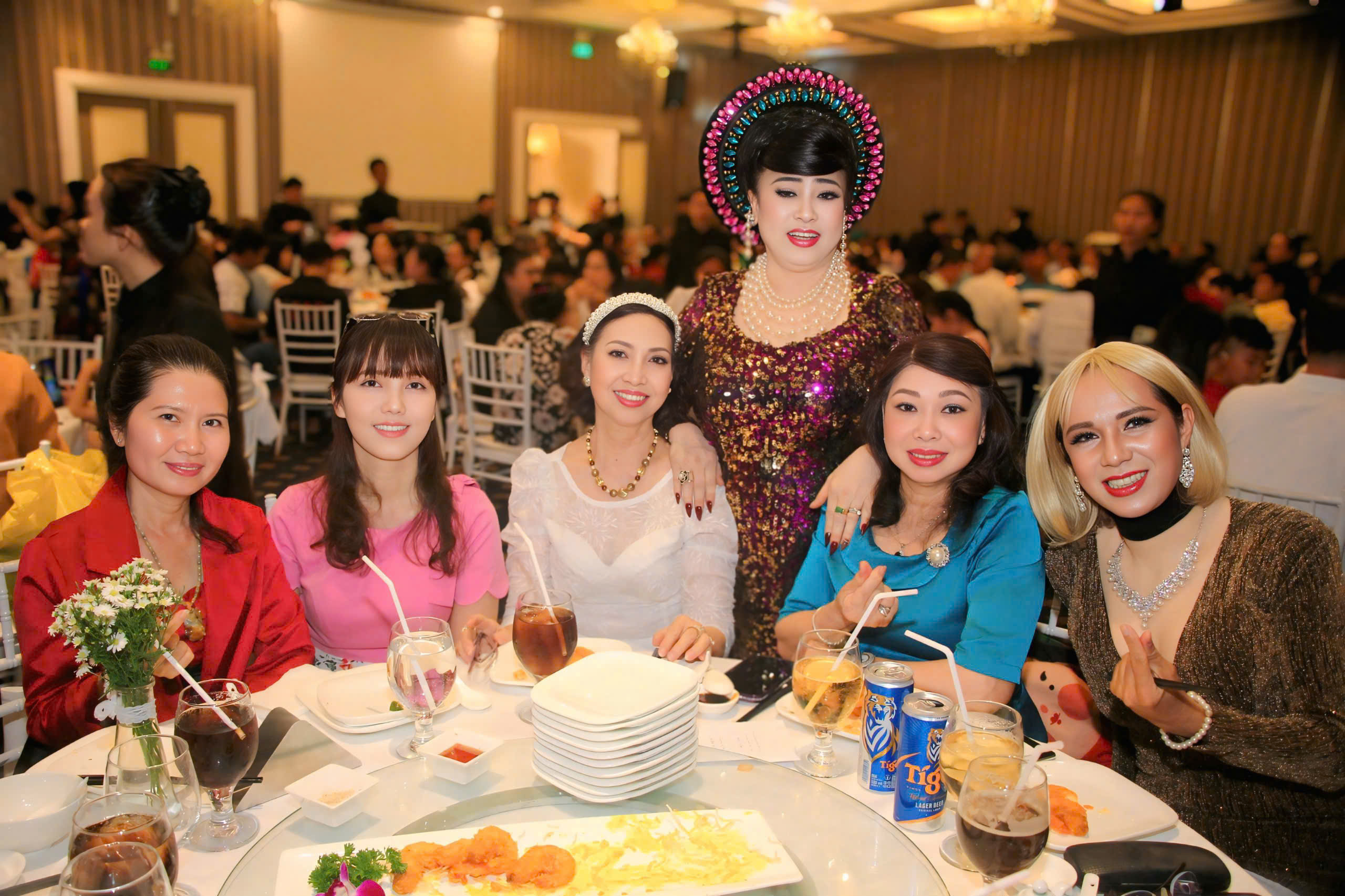 Ca sĩ Kim Hoa gây xúc động với ca khúc “Ký Ức Nửa Hồn Người”: Bản độc tấu của trái tim 4 z7112576700220 e8eeafc1ac39104d5fa9e05f740fa274