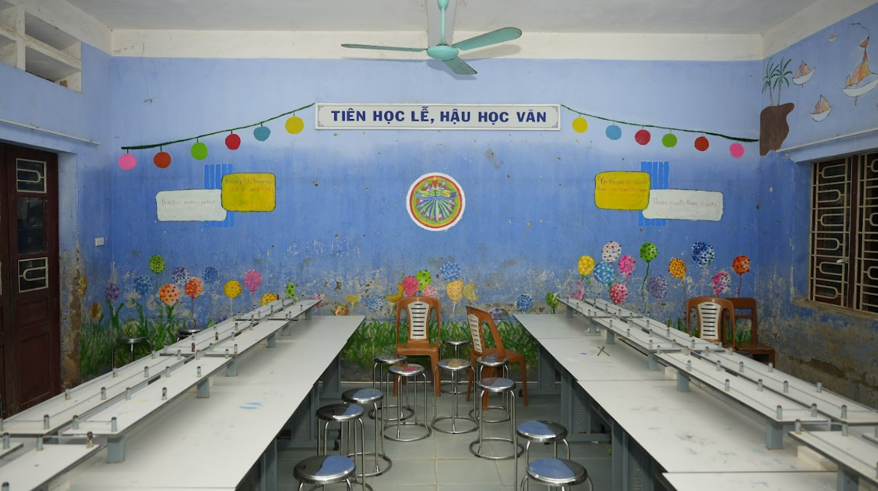 Miss Cosmo hỗ trợ Huế khắc phục hậu quả bão lũ, trao 30 triệu đồng học bổng cho học sinh 7 Anh chup man hinh 2025 11 18 031658