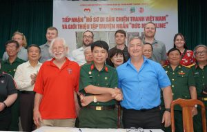 To chuc 22Trai tim nguoi linh Viet Nam22 va Trung tam Viet Nam va Luu tru VNCA Hoa Ky ky Thoa thuan ghi nho ve trao doi tai lieu