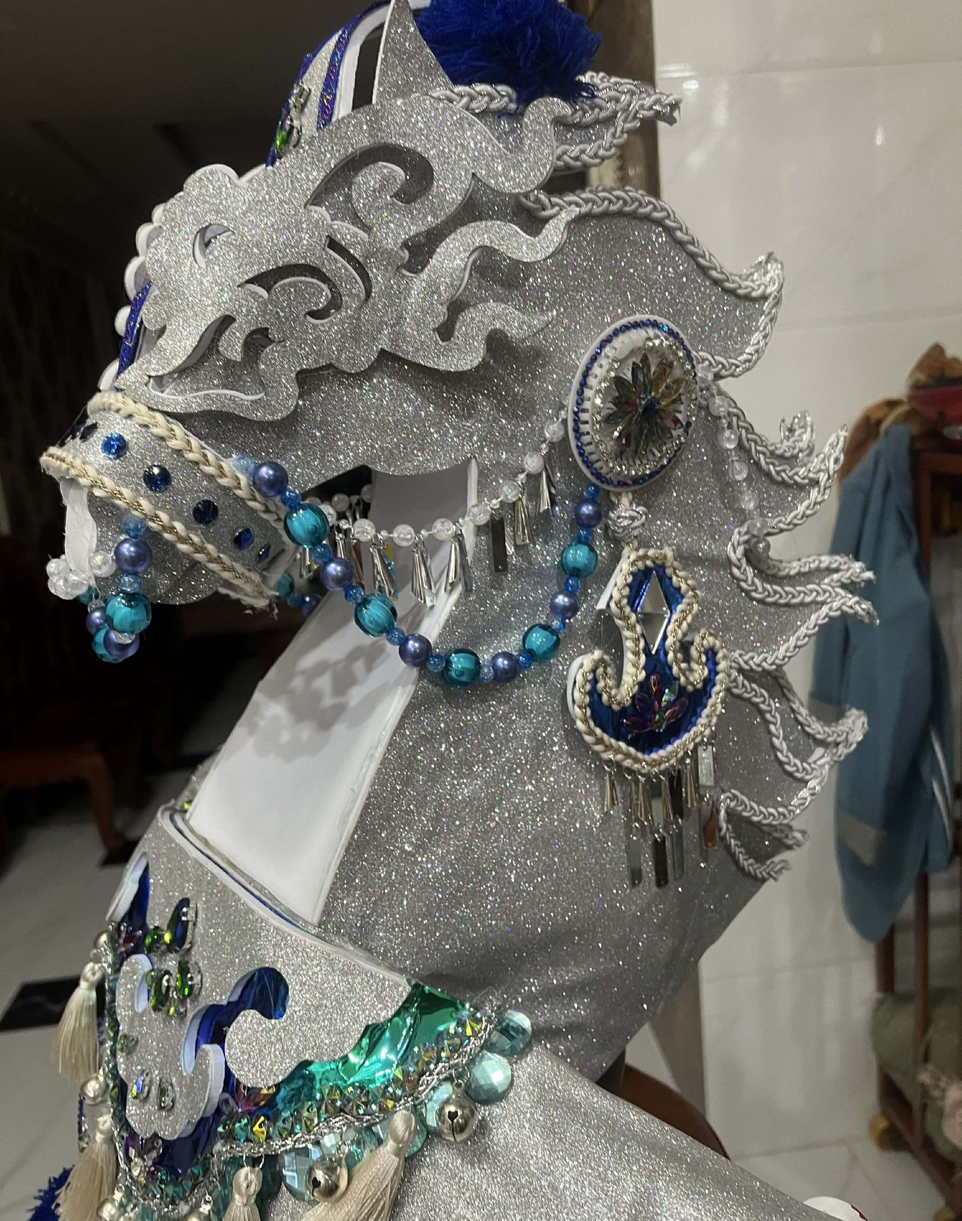 Thiết kế "Mã Vũ Vùng Cao" lấy cảm hứng từ Lễ hội múa ngựa giấy của người Nùng Dín 6 c719ae2b 3e3e 48e7 8a17 cbc60a7d23ef scaled e1774719480987