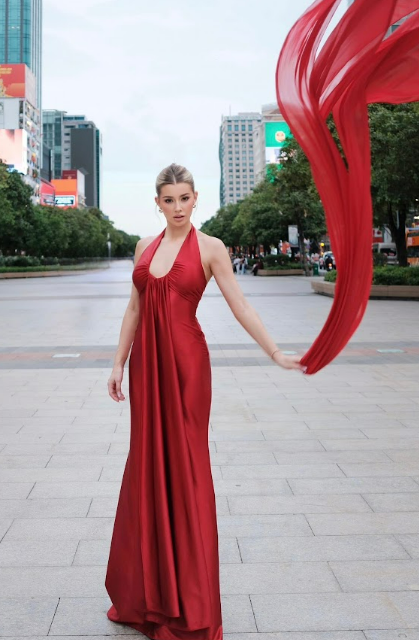 Miss Cosmo 2025 Yolina Lindquist vào Top 10 mỹ nhân đẹp nhất năm 2025 5 Anh chup man hinh 2026 05 27 194456