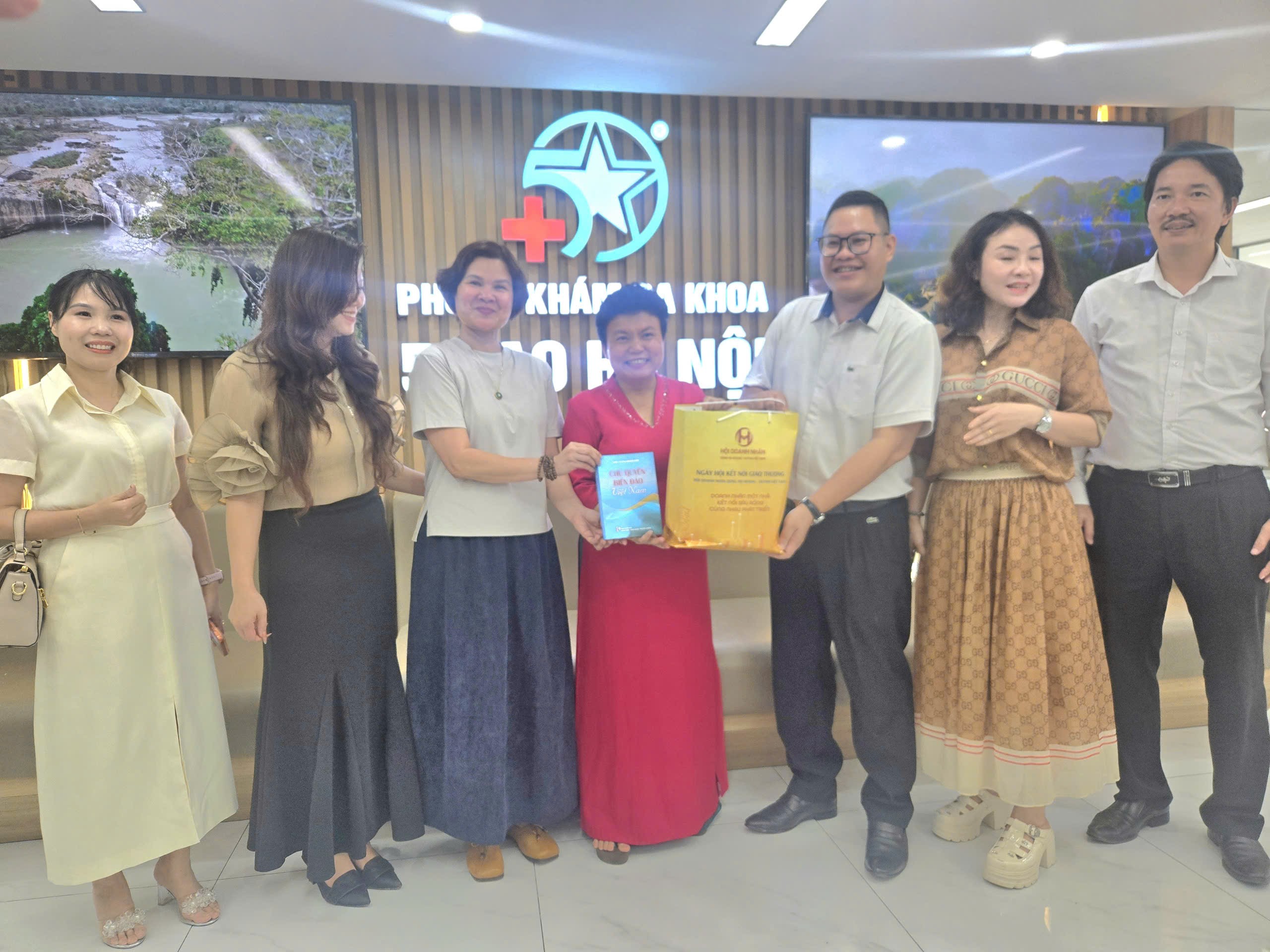 Hội Doanh nhân Hoàng Huỳnh Việt Nam: Chuyến thăm quan kết nối giao thương lần thứ 3 tại Hà Nội thành công tốt đẹp 12 IMG 20260522 180703