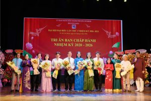 NSND Trinh Kim Chi voi chuc vu Chu tich Hoi san khau Tphcm 10