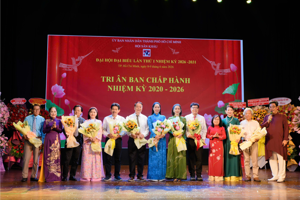 NSND Trinh Kim Chi voi chuc vu Chu tich Hoi san khau Tphcm 10